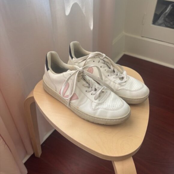 Veja V-10 CWL Pink and Black - Picture 2 of 5